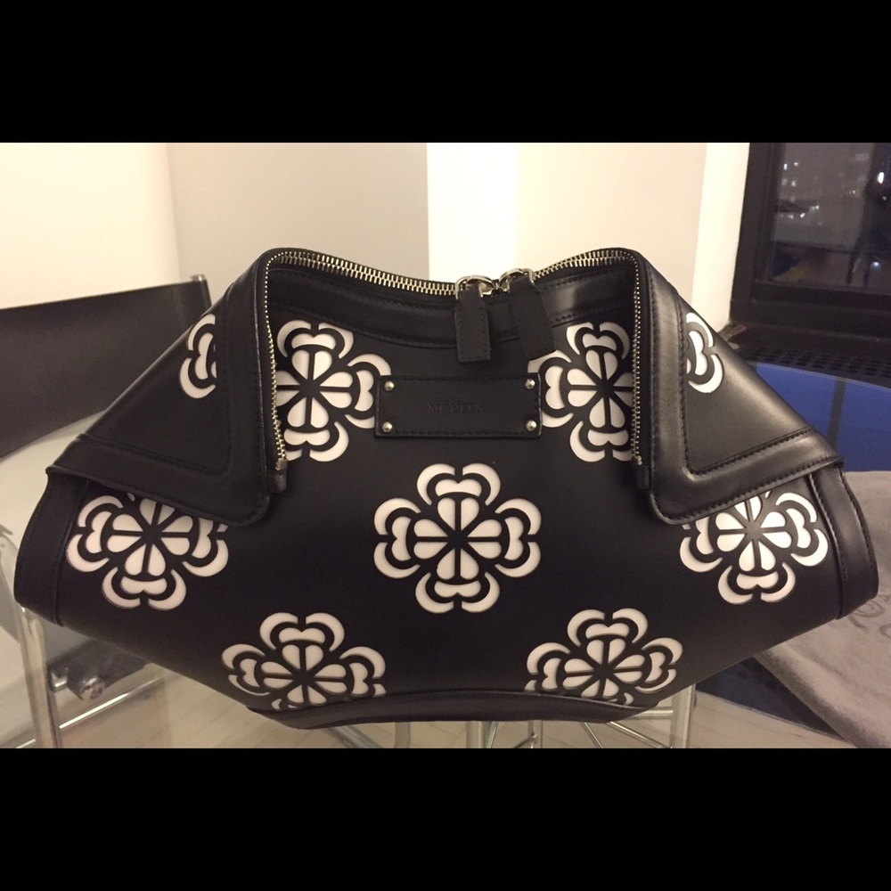 Alexander McQueen De Manta Clutch - Leather